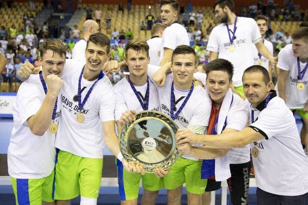 29 07 2018 Arena Zlatorog Celje SLO EHF EURO U20 France vs Slovenia Final in the picture Players of Slovenia celebrate win against France during the final match of the EHF men s handball European U20 Championship between France vs Slovenia at the Arena Zlatorog in Celje Slovenia on 2018 07 29 Celje  EX_SPIDA