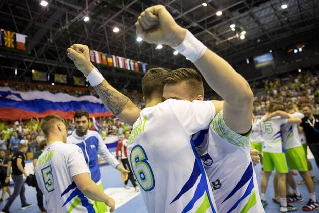 29 07 2018 Arena Zlatorog Celje SLO EHF EURO U20 France vs Slovenia Final in the picture Players of Slovenia celebrate win against France during the final match of the EHF men s handball European U20 Championship between France vs Slovenia at the Arena Zlatorog in Celje Slovenia on 2018 07 29 Celje  EX_SPIDA