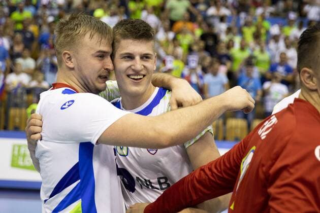 29 07 2018 Arena Zlatorog Celje SLO EHF EURO U20 France vs Slovenia Final in the picture Players of Slovenia celebrate win against France during the final match of the EHF men s handball European U20 Championship between France vs Slovenia at the Arena Zlatorog in Celje Slovenia on 2018 07 29 Celje  EX_SPIDA