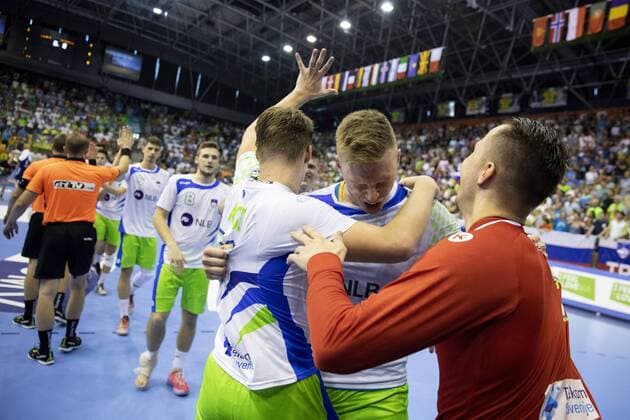 29 07 2018 Arena Zlatorog Celje SLO EHF EURO U20 France vs Slovenia Final in the picture Players of Slovenia celebrate win against France during the final match of the EHF men s handball European U20 Championship between France vs Slovenia at the Arena Zlatorog in Celje Slovenia on 2018 07 29 Celje  EX_SPIDA