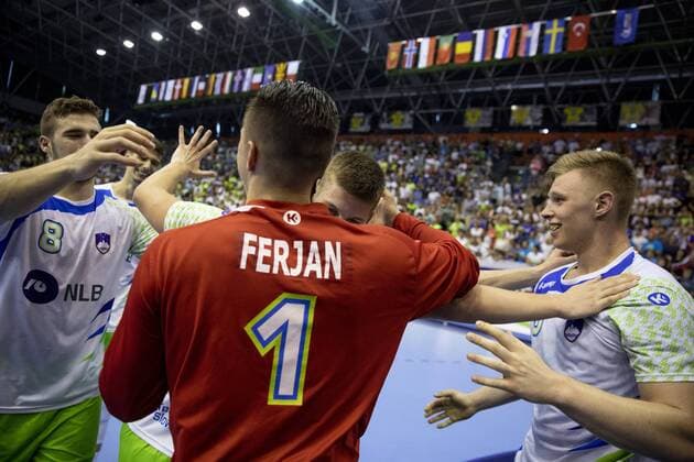 29 07 2018 Arena Zlatorog Celje SLO EHF EURO U20 France vs Slovenia Final in the picture Players of Slovenia celebrate win against France during the final match of the EHF men s handball European U20 Championship between France vs Slovenia at the Arena Zlatorog in Celje Slovenia on 2018 07 29 Celje  EX_SPIDA