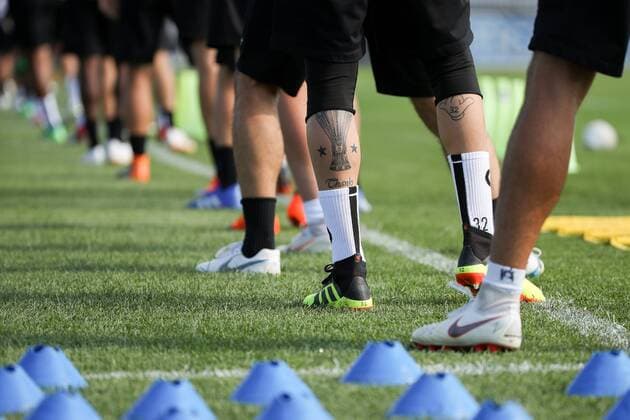 SOCCER - UEFA CL quali, Ajax vs Sturm GRAZ,AUSTRIA,31.JUL.18 - SOCCER - UEFA Champions League qualification, SK Sturm Graz vs AFC Ajax Amsterdam, preview, training Sturm. Image shows a feature with legs. GEPAxpictures xChristianxWalgram