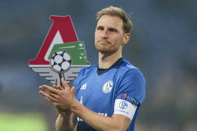 FOTOMONTAGE Hoewedes transfer to locomotive Moscow perfect Benedikt HOEWEDES moves to Russian first division club Lokomotiv Moscow archival photo Benedikt HOEWEDES HoÂ-WEDES GE is disappointed disappointed disappointment disappointment sad thoughtfully reflecting football Europa League quarter-final round back FC Schalke 04 GE Ajax Amsterdam Ajax 3 2 n on 20 04 2017 in Gelsenkirchen Germany oÂ