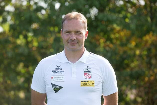 Erfurt 010818 Soccer Regional League FC Rot Weiss Erfurt Portraittermin Co Coach Armin Friedrich