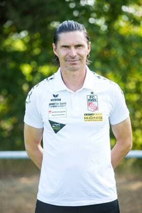 Erfurt 010818 Soccer Regional League FC Rot Weiss Erfurt Portraittermin Team picture Tennis Coach Thomas Brdaric