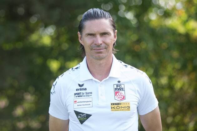 Erfurt 010818 Soccer Regional League FC Rot Weiss Erfurt Portraittermin Team picture Tennis Coach Thomas Brdaric