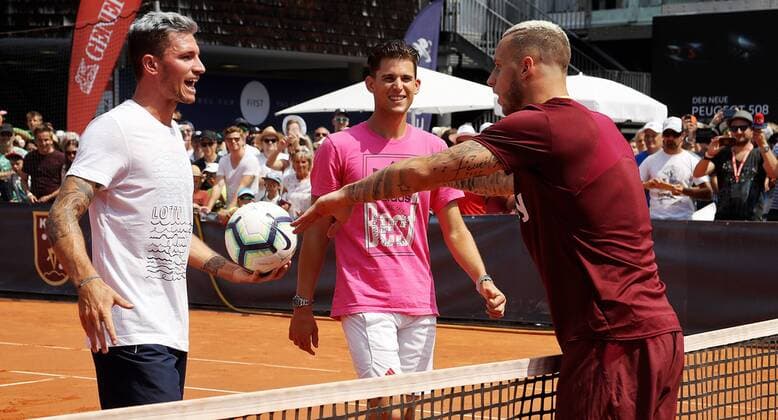 TENNIS - ATP Tennis Herren Generali Open 2018 KITZBUEHEL,AUSTRIA,01.AUG.18 - TENNIS - ATP World Tour, Generali Open. Image shows Dennis Novak, Dominic Thiem and Marko Arnautovic. GEPAxpictures xMatthiasxHauer