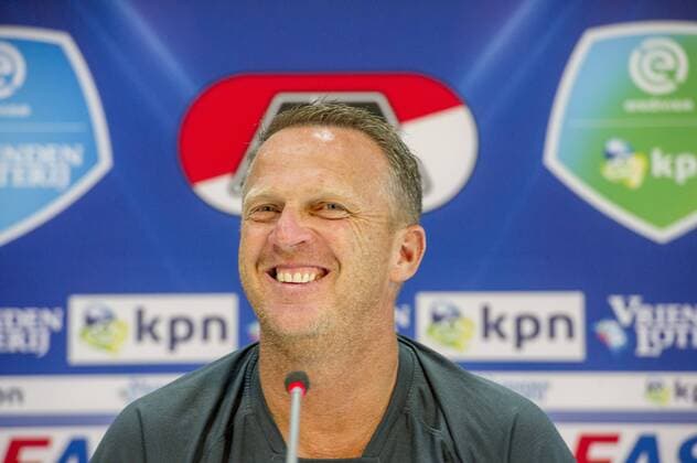 01-08-2018 VOETBAL: PERSCONFERENTIE EN TRAINING AZ: ALKMAAR John van den Brom, trainer AZ Foto: SCS Michel Utrecht xVIxVIxImagesx xSoenarxChamidxsportfotografiexIVx 11642761