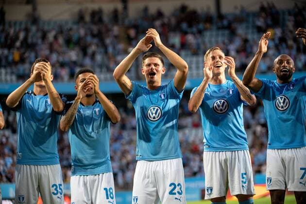 180801 Samuel Adrian Romain Gall Marcus Antonsson Sören Rieks and Fouad Bachirou of Malmö FF celebrates after the UEFA Champions League qualifying match between Malmö FF and Cluj on August 1, 2018 in Malmö Photo Ludvig Thunman BILDBYRAN code LT 35511  Copyright: LUDVIGxTHUNMAN BB180801LT048