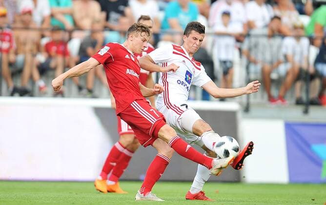 2018.08.02 Myjawa Pilka nozna UEFA Liga Europy Eliminacje Sezon 2018 2019 AS Trencin - Gornik Zabrze N z Szymon Zurkowski Hamza Catakovic Foto Press Focus NEWSPIX.PL 2018.08.02 Myjawa Football UEFA Europa League Season 2018 2019 AS Trencin - Gornik Zabrze Szymon Zurkowski Hamza Catakovic Credit: Press Focus --- Newspix.pl  20180802PF_PF053