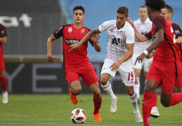 SOCCER - UEFA EL quali, Admira vs Sofia MARIA ENZERSDORF,AUSTRIA,02.AUG.18 - SOCCER - UEFA Europa League qualification, FC Admira Wacker Moedling vs PFK CSKA Sofia. Image shows Milos Spasic (Admira) and Kiril Despodov (Sofia). GEPAxpictures xMarioxKneisl