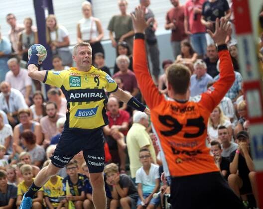 Third Handball Bundesliga MSG Grossbieberau Modau vs Rhein Neckar Löwen Friendly Match Season 2018 2019 02 08 2018 Grossbieberau v Gudjon Valur Sigurdsson RNL Florian Zeisig MSG Falken Promotion Single image ba