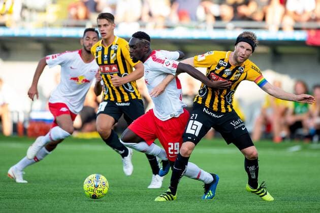 180802 Rasmus Lindgren of Häcken and Jean Kevin Augustin of Leipzig during the UEFA Europe League qualifying match between Häcken and RB Leipzig on August 2, 2018 in Gothenburg  Copyright: MICHAELxERICHSEN BB180802MI042