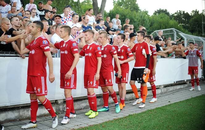 2018.08.02 Myjawa Pilka nozna UEFA Liga Europy Eliminacje Sezon 2018 2019 AS Trencin - Gornik Zabrze N z smutel zal po meczu Igor Angulo Konrad Nowak Adam Ryczkowski Foto Press Focus NEWSPIX.PL 2018.08.02 Myjawa Football UEFA Europa League Season 2018 2019 AS Trencin - Gornik Zabrze smutel zal po meczu Igor Angulo Konrad Nowak Adam Ryczkowski Credit: Press Focus --- Newspix.pl  20180802PF_PF091
