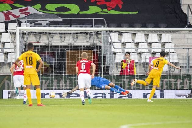 ALKMAAR , 02-08-2018 , AFAS Stadion ,season 2018 2019, Football, 2nd round Europa League qualification . FC Kairat player Bauyrzhan Islamkhan scores the 0-1 during the match AZ - FC Kairat AZ - FC Kairat  x2373211x