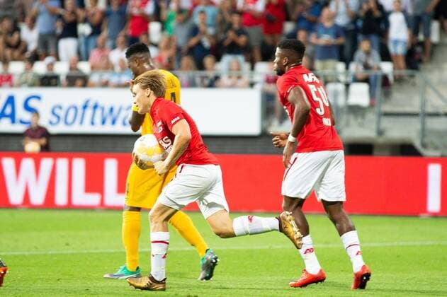 Jonas Svensson of AZ, Fred Friday of AZ during the UEFA Europa League second round qualifying match between AZ Alkmaar and FC Kairat at the AFAS stadium on August 02, 2018 in Alkmaar, The Netherlands UEFA Europa League 2018 2019 xVIxVIxImagesx xTomxBodexMultimediaxIVx 11652461
