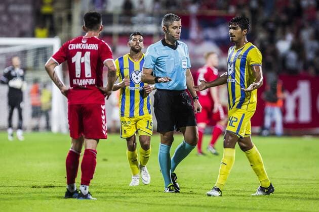 2nd August 2018, Cair Stadium, Nis, Serbia; UEFA Europa League qualification, second qualifying round, 2nd leg; Radnicki Nis versus Maccabi Tel Aviv; Dor Peretz of Maccabi Tel-Aviv reacts after Referee Radu Petrescu of Romania whistles for the foul  ActionPlus12052101 NikolaxKrstic