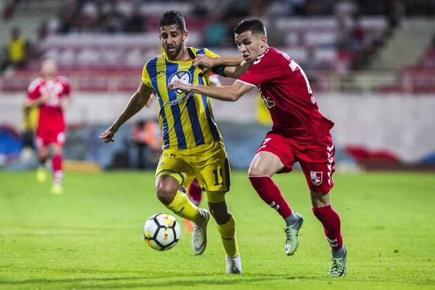 2nd August 2018, Cair Stadium, Nis, Serbia; UEFA Europa League qualification, second qualifying round, 2nd leg; Radnicki Nis versus Maccabi Tel Aviv; Dor Micha of Maccabi Tel-Aviv fights for the ball against Omer Atzili (Macabe)  ActionPlus12052103 NikolaxKrstic