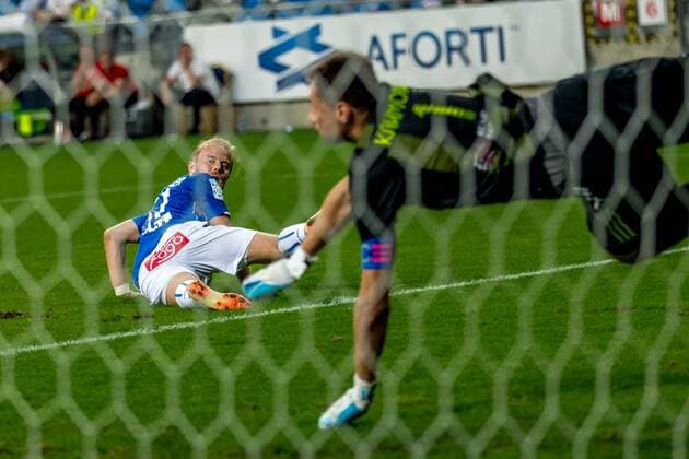 POZNAN 02.08.2018 LIGA EUROPY: LECH POZNAN - Szachtior Soligorsk - EUROPE LEAGUE: LECH POZNAN - SZACHTIOR SOLIGORSK NZ: Lech Poznan, szachtior soligorsk, CHRISTIAN GYTKJAER FOT. MARCIN RAJCZAK 400MM NEWSPIX.PL --- Newspix.pl  180802__AY_6417