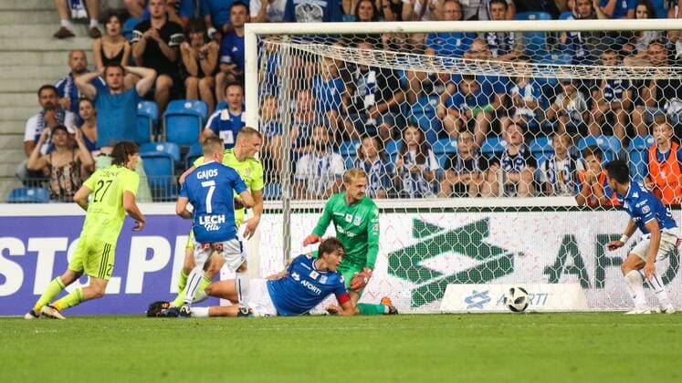 02.08.2018, Poznan, Pilka nozna , Liga Europy , Lech Poznan - Szachtior Soligorsk UEFA Europa League , Lech Poznan - Shakhtyor Soligorsk , N Z Denis Laptev (Szachtior) gol bramka Jasmin Buric (Lech) Maciej Gajos (Lech) Thomas Rogne (Lech) Vernon de Marco (Lech) , FOT. Adam Jastrzebowski newspix.pl --- Newspix.pl  20180802_awj_329