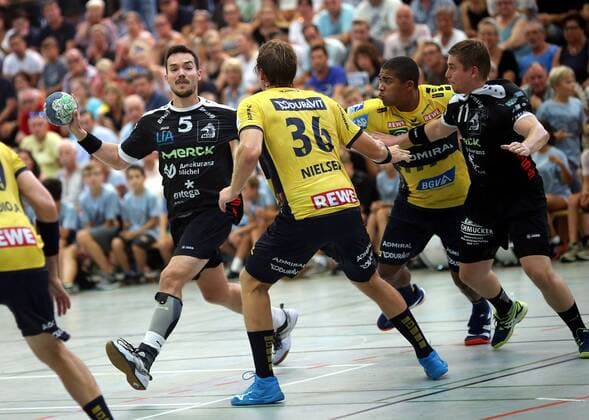 Third Handball Bundesliga MSG Grossbieberau Modau vs Rhein Neckar Löwen Test match Season 2018 2019 02 08 2018 Grossbieberau v l Eric Schaefter MSG Falken Jesper Nilsen RNL Action Duel ba