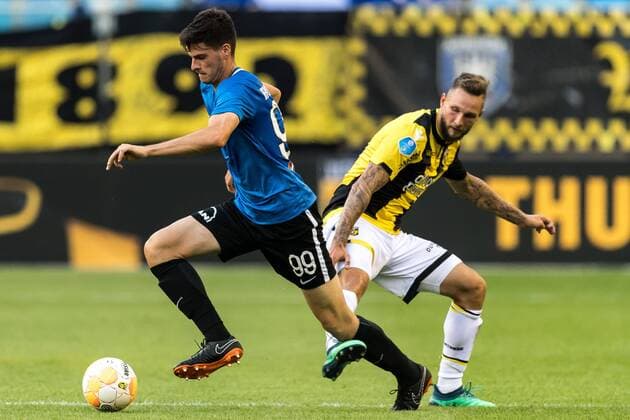 (L-R) Tudor Baluta FC Viitoruul Constanta, Tim Matavz of Vitesse during the UEFA Europa League second round qualifying match between Vitesse Arnhem and FC Viitorul Constanta at the Gelredome on August 02, 2018 in Arnhem, The Netherlands UEFA Europa League 2018 2019 xVIxVIxImagesx xGerritxvanxKeulenxIVx 11656196