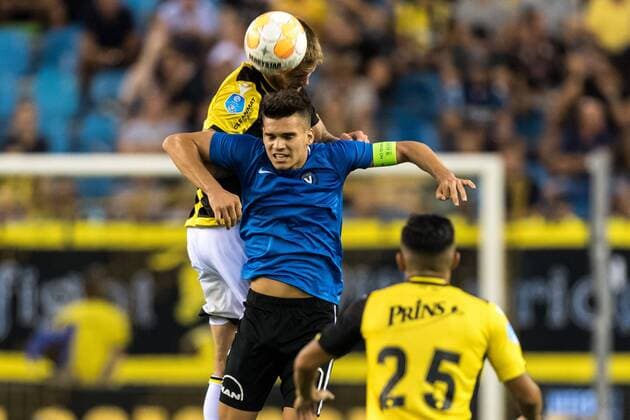 (L-R) Maikel van der Werff of Vitesse, Ianis Hagi of FC Viitorul Constanta during the UEFA Europa League second round qualifying match between Vitesse Arnhem and FC Viitorul Constanta at the Gelredome on August 02, 2018 in Arnhem, The Netherlands UEFA Europa League 2018 2019 xVIxVIxImagesx xGerritxvanxKeulenxIVx 11656224