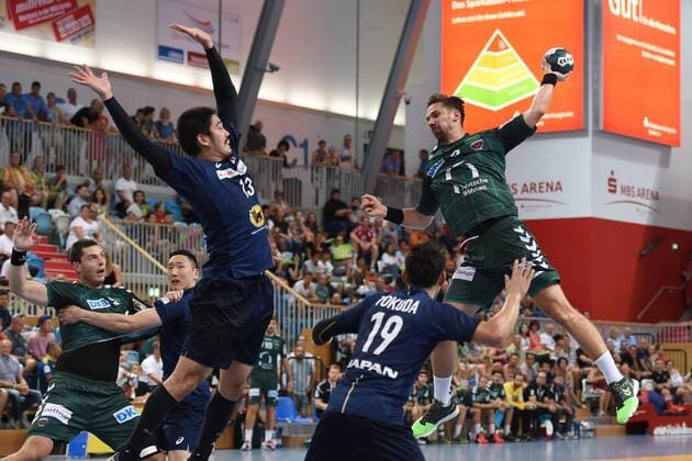 Handball Men Season 2018 19 Mini Turniner in the MBS Arena Füchse Berlin Japan Kenya Kasahara Nr 13 Japan Shinnosuke Tokuda Nr 19 Japan Fabian Wiede Nr 3 Füchse Berlin 03 08 18 Copyright: xMichaelxHundtx xMatthiasxKochx
