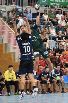 Handball Men Season 2018 19 Mini Turniner in the MBS Arena Füchse Berlin Japan Naoki Sugioka No 10 Japan Fabian Wiede No 3 Füchse Berlin 03 08 18 Copyright: xMichaelxHundtx xMatthiasxKochx