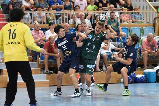Handball Men Season 2018 19 Mini Turniner in the MBS Arena Foxes Berlin Japan Naoki Sugioka No. 10 Japan Bjarki Elisson No. 4 Foxes Berlin Hiroki Motoki No. 25 Japan 03 08 18 Copyright: xMichaelxHundtx xMatthiasxKochx