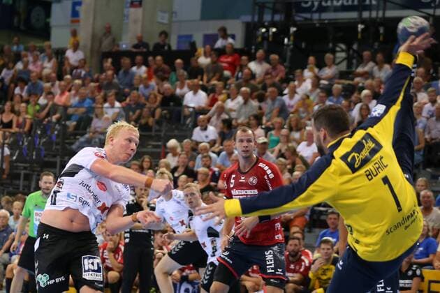 17 Jacob Cement Cup Handball Test Match 03 08 18 Magnus Saugstrup Aalborg Handbold 14 fails Benjamin Buric SG Flensburg Handewitt 01 xmmkx