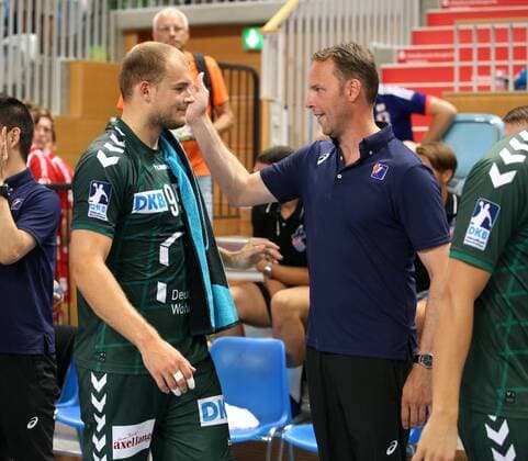 GER 1 HBL FUECHSE BERLIN VS National Team Japan 03 08 2018 Airship Port Berlin GER 1 HBL FUECHSE BERLIN VS National Team Japan in the Picture Paul Drux Fuechse Berlin 95 Head Coach Head Coach Dagur Sigurdsson nordphotox xEngler nph00076