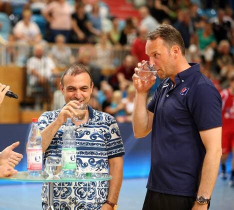 GER 1 HBL FUEL BERLIN VS National Team Japan 03 08 2018 Airship Port Berlin GER 1 HBL FUEL BERLIN VS National Team Japan in the picture Manager Bob Hanning Fuechse Berlin Head Coach Head Coach Dagur Sigurdsson nordphotox xEngler nph00076