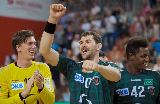 Handball 03 08 2018 Start of the season 2018 2019 FLITZTURNIER in the MBS Arena Potsdam FUZE Berlin geg 1 VfL Potsdam JUBEL fltr TW Malte SEMISCH 16 Fuechse Jakov GOJUN 10 Fuechse Wael JALLOUZ 42 Fuechse