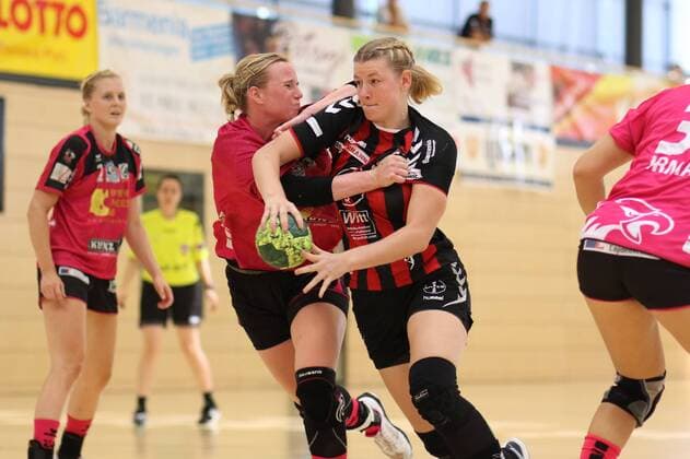 Sally Potocki Leverkusen in a duel with Carina Aselmayer Nottwil Wittlich Handball Cup Handball 04 08 2018 Wittlich Handball Cup Handball 04 08 2018 Wittlich Copyright: xEIBNER RenexWeissx EP_RWS