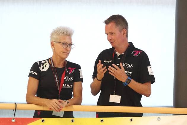 Coach Andre Fuhr Metzingen in conversation with Edina Rott Wittlich Handball Cup Handball 04 08 2018 Wittlich Handball Cup Handball 04 08 2018 Wittlich Copyright: xEIBNER RenexWeissx EP_RWS