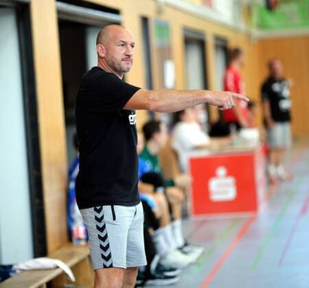 Handball Weininselturnier Groß Umstadt Season 2018 2019 05 08 2018 Groß Umstadt v l Thomas Götzenleuchter Trainer TV Büttelborn single frame single image
