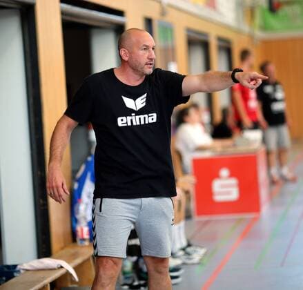 Handball Weininselturnier Groß Umstadt Season 2018 2019 05 08 2018 Groß Umstadt v l Thomas Götzenleuchter Trainer TV Büttelborn single frame single image