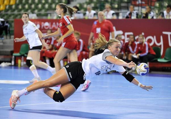 2018.08.07 Kielce Pilka reczna Mlodziezowe Mistrzostwa Swiata w Pilce Recznej Kobiet do lat 18 Niemcy - Austria N z Maxi Muhlner Foto Norbert Barczyk PressFocus 2018.08.07 Kielce Handball IHF Youth U18 Womens World Championship WM Weltmeisterschaft 2018 Germany - Austria Maxi Muhlner Credit: Norbert Barczyk PressFocus NEWSPIX.PL --- Newspix.pl france out!  20180807NB0039