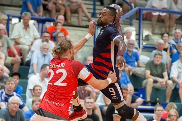 Litter by Gary Hines 9 Team USA vs Fabian Gutbrod 22 Bergischer HC Bergischer HC vs Team USA Handball HBL Test Match 07 08 18 Solingen NRW Germany Klingenhalle Copyright: xdnet_cdnx