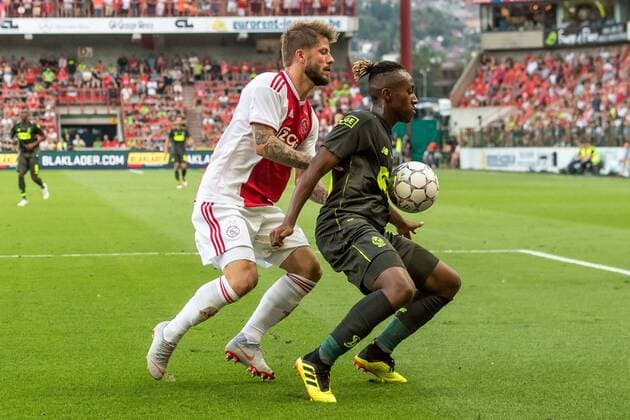 (L-R) Lasse Schone of Ajax, Samuel Bastien of Standard Luik during the UEFA Champions League third round qualifying first leg match between Royal Standard de Liege and Ajax Amsterdam at Stade Maurice Dufrasne on August 07, 2018 in Liege, Belgium UEFA Champions League 2018 2019 xVIxVIxImagesx xGerritxvanxKeulenxIVx 11705971