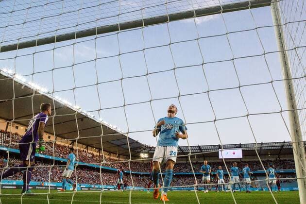180807 Marcus Antonsson or Malmö FF looks dejected during the UEFA Champions League qualifying match between Malmö FF and Vidi on August 7, 2018 in Malmö Photo Mathilda Ahlberg BILDBYR N Cop 178  Copyright: MATHILDAxAHLBERG BB180807MA113