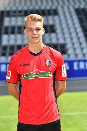Philipp Lienhart SC Freiburg 1 Bundesliga Portraettermin 2018 2019 1 Bundesliga 2018 2019 Portraettermin SC Freiburg Freiburg Copyright: xEIBNER SvenxLaeglerx EP_SLR