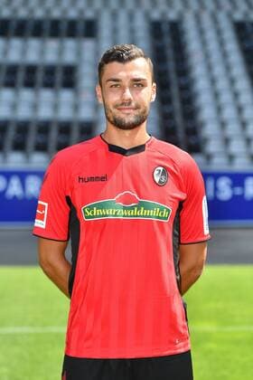 Manuel Gulde SC Freiburg 1 Bundesliga Portraettermin 2018 2019 1 Bundesliga 2018 2019 Portraettermin SC Freiburg Freiburg Copyright: xEIBNER SvenxLaeglerx EP_SLR