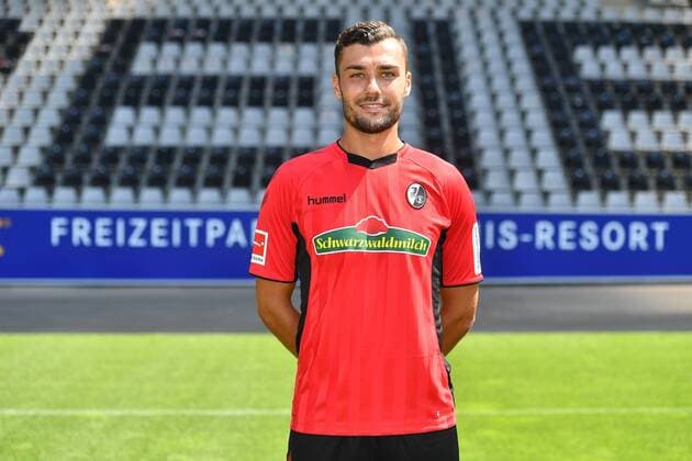 Manuel Gulde SC Freiburg 1 Bundesliga Portraettermin 2018 2019 1 Bundesliga 2018 2019 Portraettermin SC Freiburg Freiburg Copyright: xEIBNER SvenxLaeglerx EP_SLR