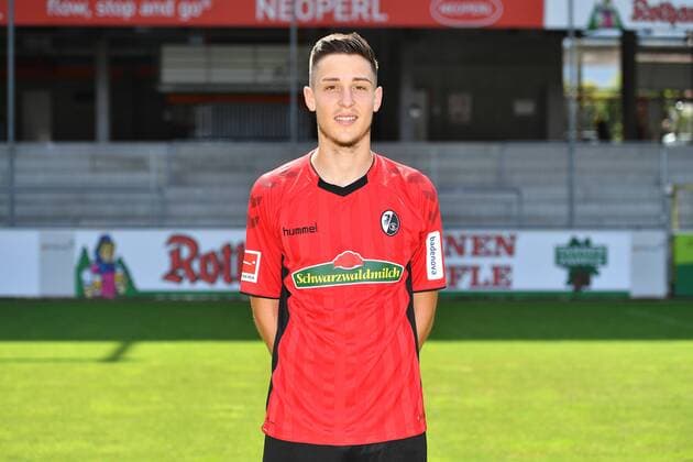 Keven Schlotterbeck SC Freiburg 1 Bundesliga Portraettermin 2018 2019 1 Bundesliga 2018 2019 Portraettermin SC Freiburg Freiburg Copyright: xEIBNER SvenxLaeglerx EP_SLR