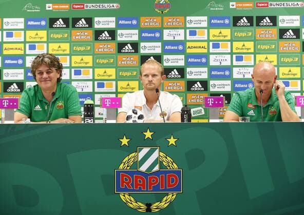 SOCCER - UEFA EL quali, Slovan vs Rapid VIENNA,AUSTRIA,08.AUG.18 - SOCCER - UEFA Europa League qualification, Slovan Bratislava vs SK Rapid Wien, preview, press conference PK Pressekonferenz Rapid. Image shows press officer Peter Klinglmueller, Mario Sonnleitner and head coach Goran Djuricin (Rapid). Keywords: Wien Energie. GEPAxpictures xCh.xKelemen