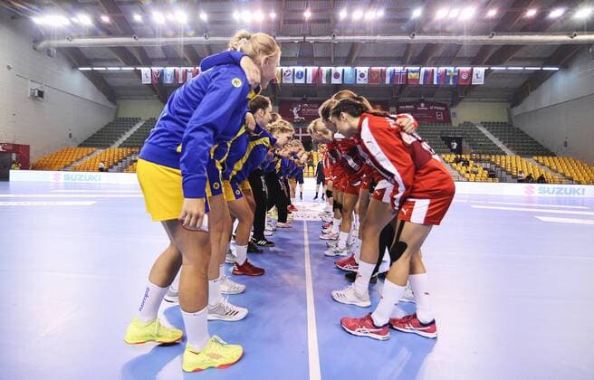 2018.08.08 Kielce Pilka reczna Mlodziezowe Mistrzostwa Swiata w Pilce Recznej Kobiet do lat 18 Szwecja - Dania N z Przed meczem Foto Norbert Barczyk PressFocus 2018.08.08 Kielce Handball IHF Youth U18 Womens World Championship WM Weltmeisterschaft 2018 Sweden - Denmark Przed meczem Credit: Norbert Barczyk PressFocus NEWSPIX.PL --- Newspix.pl  20180808NB0006