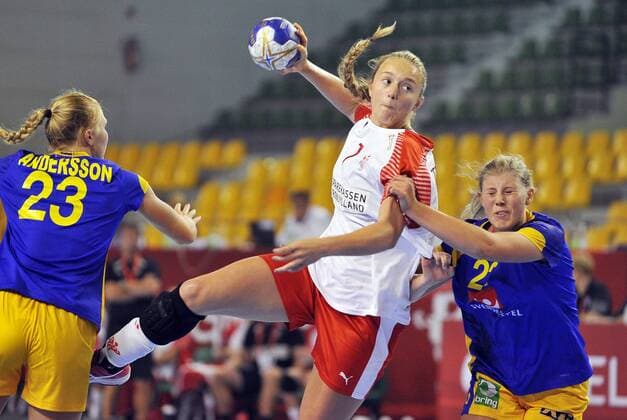 2018.08.08 Kielce Pilka reczna Mlodziezowe Mistrzostwa Swiata w Pilce Recznej Kobiet do lat 18 Szwecja - Dania N z Foto Norbert Barczyk PressFocus 2018.08.08 Kielce Handball IHF Youth U18 Womens World Championship WM Weltmeisterschaft 2018 Sweden - Denmark Credit: Norbert Barczyk PressFocus NEWSPIX.PL --- Newspix.pl  20180808NB0028