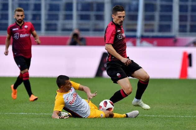 SOCCER - UEFA CL quali, RBS vs Shkendija SALZBURG,AUSTRIA,08.AUG.18 - SOCCER - UEFA Champions League, qualification, Red Bull Salzburg vs KF Shkendija. Image shows Stefan Lainer (RBS) and Armend Alimi (Shkendjia). GEPAxpictures xFlorianxErtl